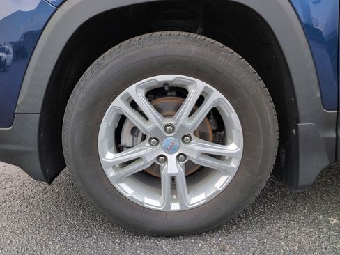 Certified 2022 GMC Terrain SLE w/ Driver Convenience Package image 33