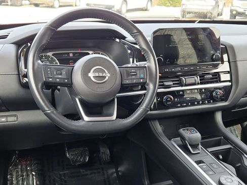 Used 2022 Nissan Pathfinder SL image 18