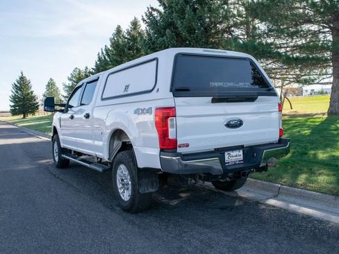Used 2019 Ford F250 XLT w/ Camper Package image 4