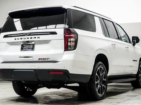 Used 2024 Chevrolet Suburban RST image 13