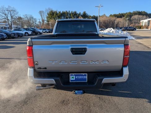Used 2025 Toyota Tacoma TRD Off-Road image 4