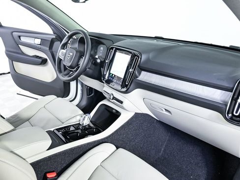 New 2026 Volvo XC40 B5 Plus w/ Protection Package Premier image 23