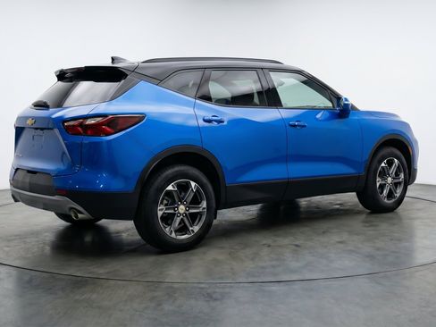 Used 2025 Chevrolet Blazer LT FWD image 9