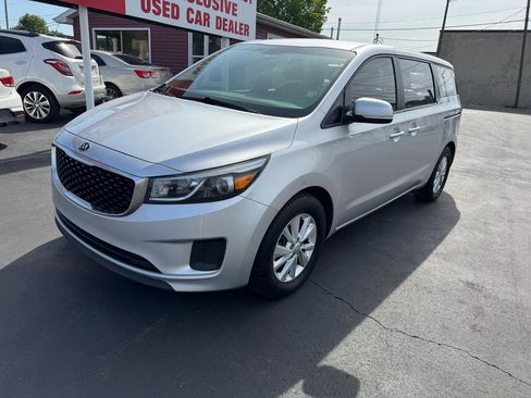 Used 2017 Kia Sedona L FWD image 1