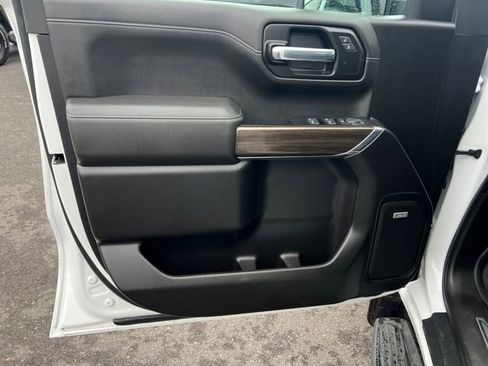 Used 2022 Chevrolet Silverado 1500 RST w/ Convenience Package II image 10