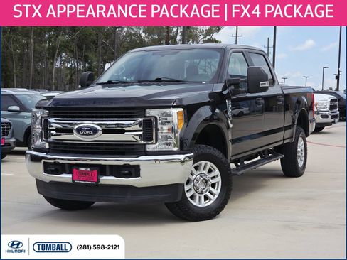 Used 2017 Ford F250 XL w/ STX Appearance Package AWD/4WD image 1