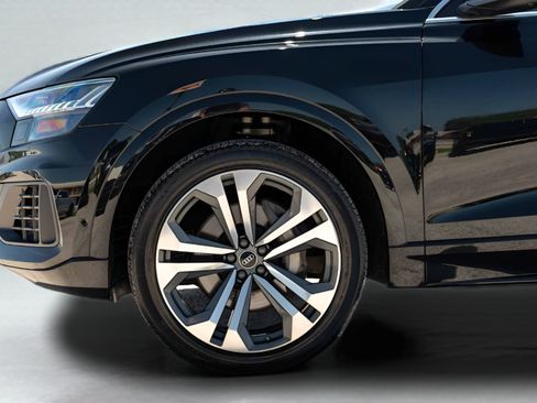 Used 2022 Audi Q8 Prestige w/ Prestige Package AWD/4WD image 12