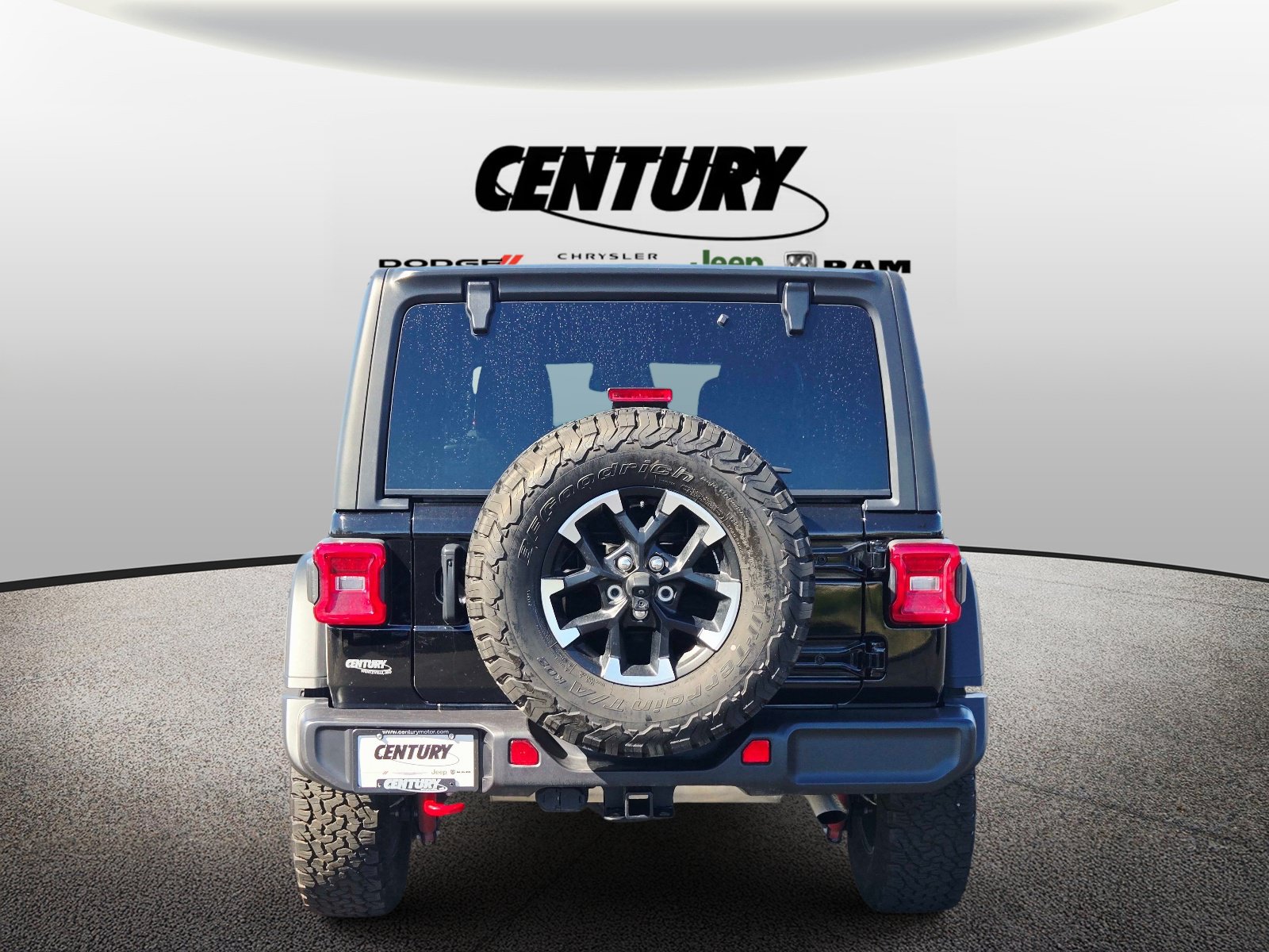 Used 2025 Jeep Wrangler Unlimited Rubicon w/ Convenience Group AWD/4WD image 5