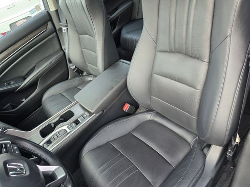 Used 2020 Honda Accord Touring image 23