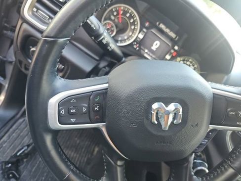 Used 2022 RAM 1500 Big Horn AWD/4WD image 9