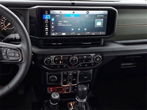 Used 2025 Jeep Gladiator Mojave w/ Safety Group image 26