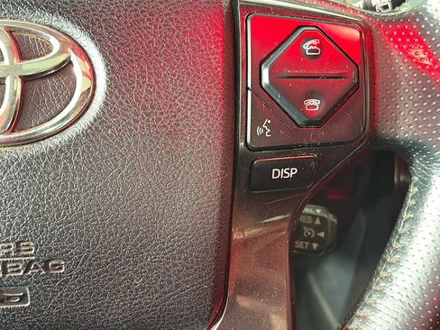 Used 2019 Toyota 4Runner TRD Off-Road Premium AWD/4WD image 18