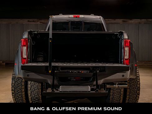 Used 2022 Ford F450 Platinum w/ FX4 Off-Road Package AWD/4WD image 9