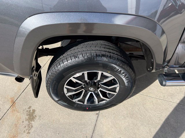 Used 2023 Toyota Tacoma TRD Sport w/ Technology Package AWD/4WD image 12