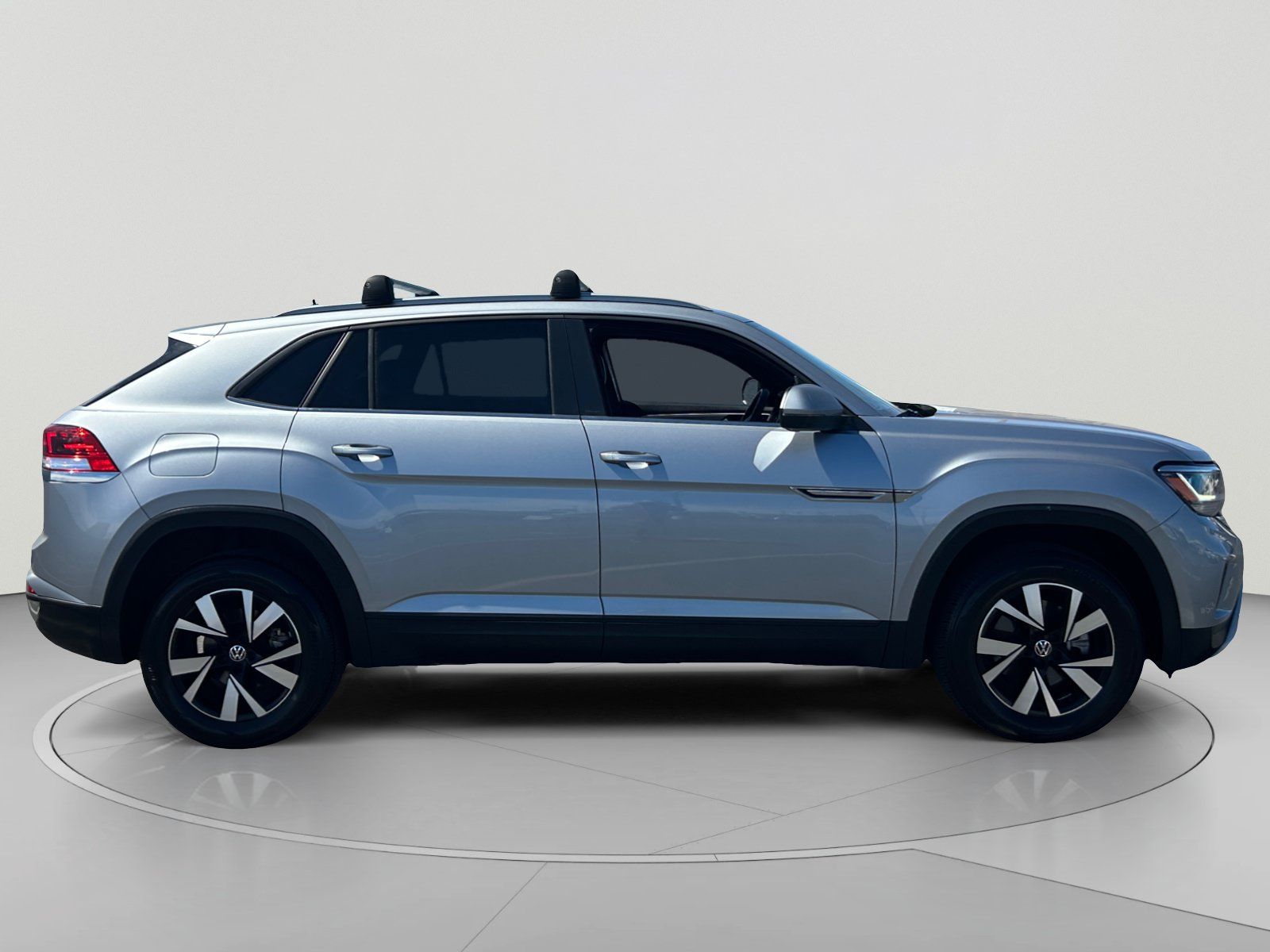 Certified 2022 Volkswagen Atlas Cross Sport SE AWD/4WD image 6