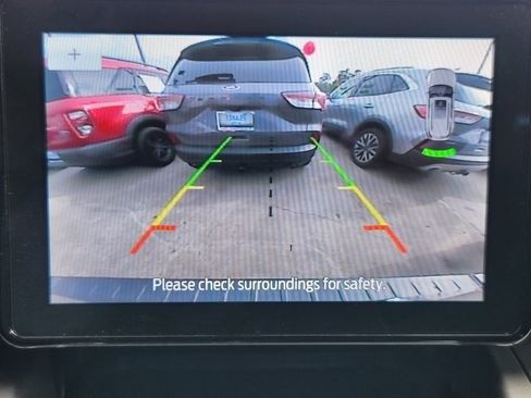 Used 2022 Ford Explorer XLT image 16