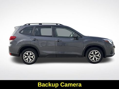 Used 2023 Subaru Forester Premium image 9