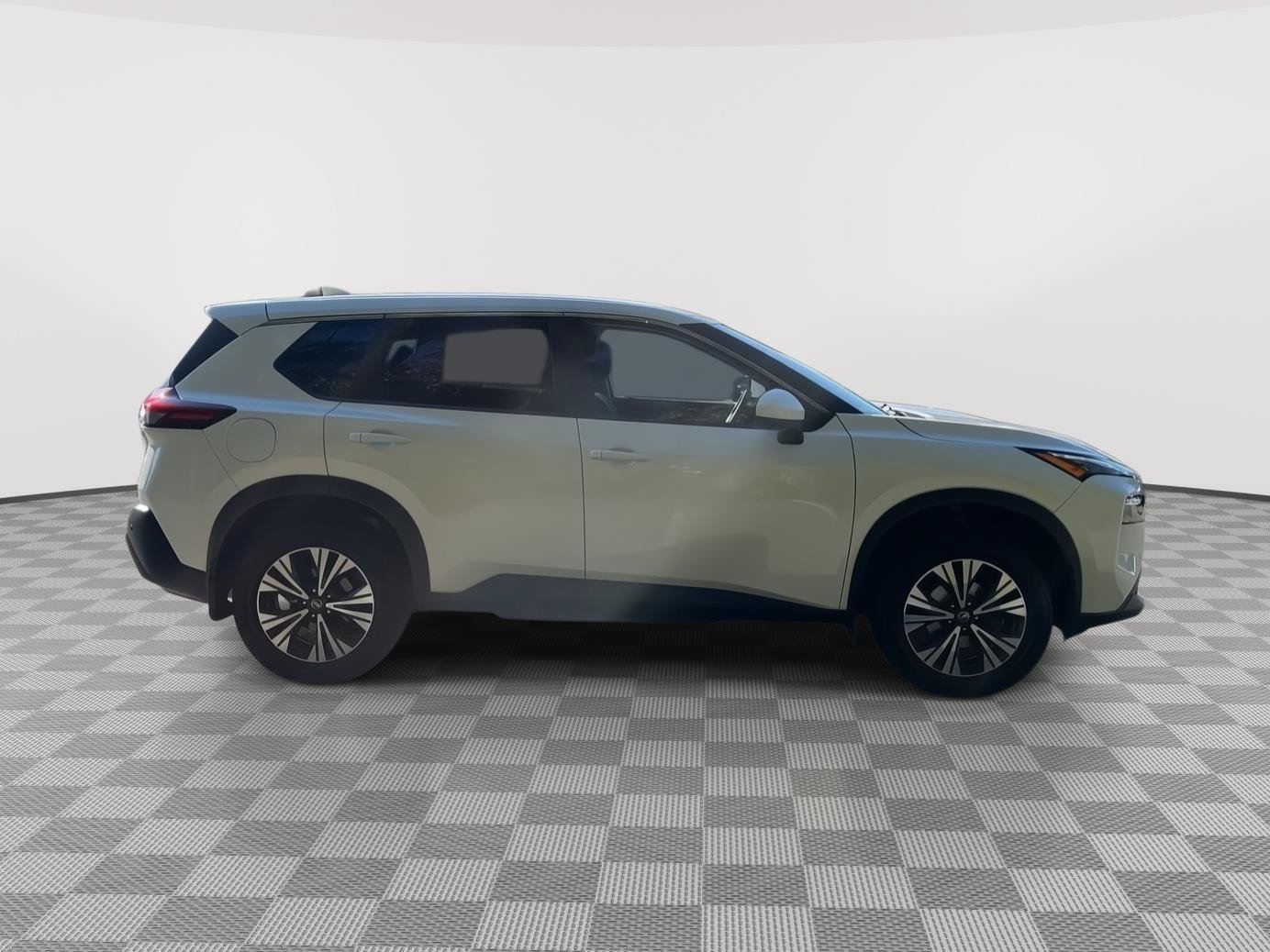 Used 2023 Nissan Rogue SV AWD/4WD image 4