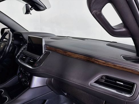 Used 2022 Chevrolet Tahoe Premier AWD/4WD image 32