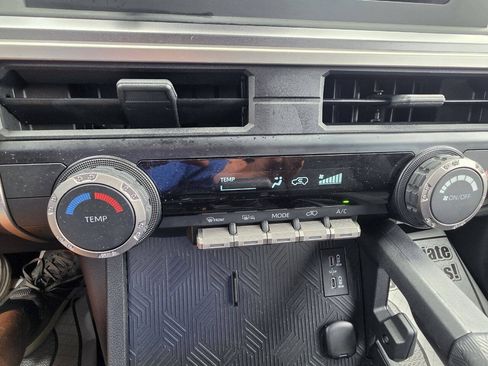Used 2025 Toyota 4Runner SR5 AWD/4WD image 16