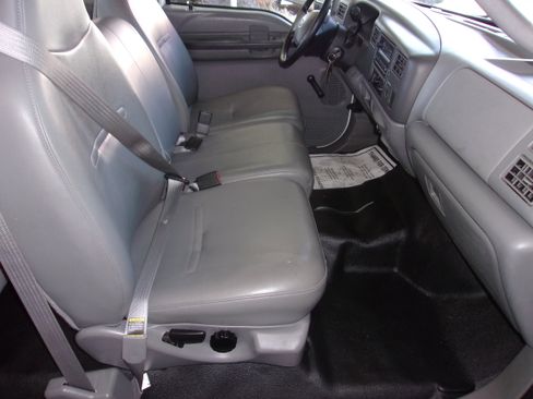 Used 2004 Ford F250 2WD SuperCab Super Duty image 29