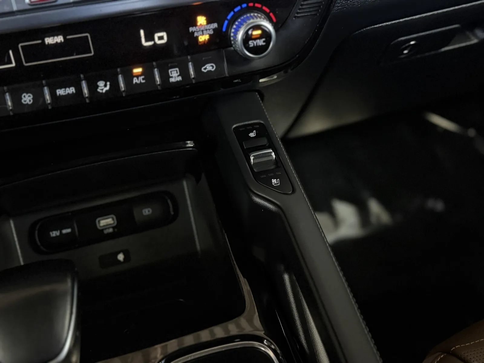 Used 2022 Kia Telluride SX w/ SX Prestige Package AWD/4WD image 39
