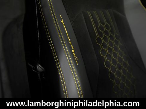 Used 2024 Lamborghini Urus Performante AWD/4WD image 37
