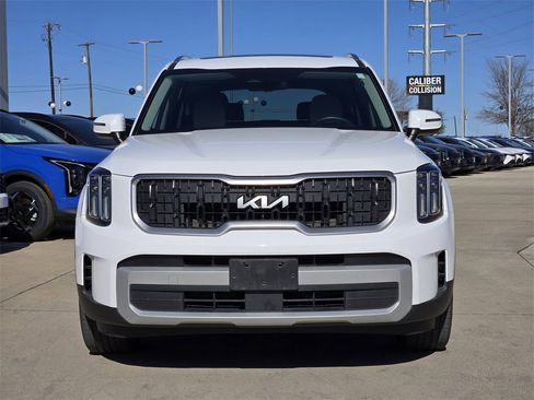 Used 2023 Kia Telluride EX w/ EX Captain's Chair Package image 11