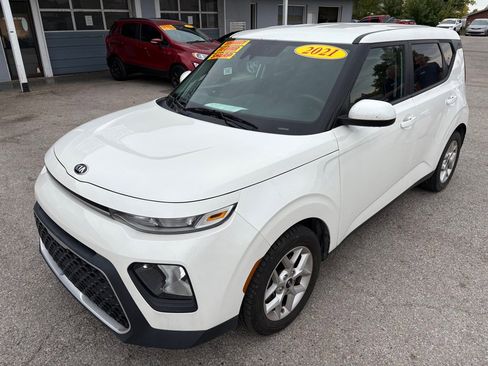 Used 2021 Kia Soul S image 3