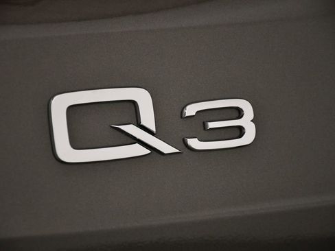 Used 2025 Audi Q3 2.0T Premium w/ Convenience Package image 9