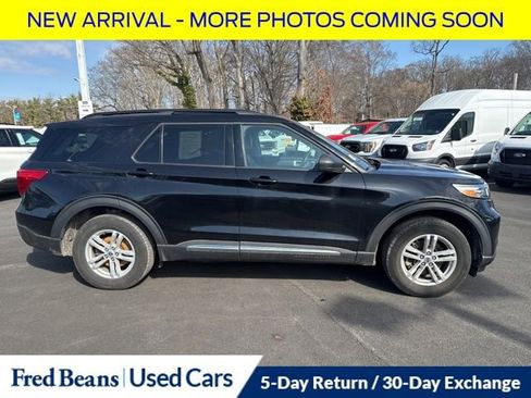 Used 2022 Ford Explorer XLT w/ Equipment Group 202A AWD/4WD image 9