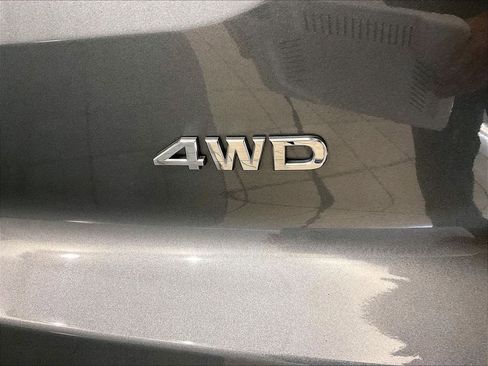 Used 2024 Nissan Pathfinder S AWD/4WD image 29