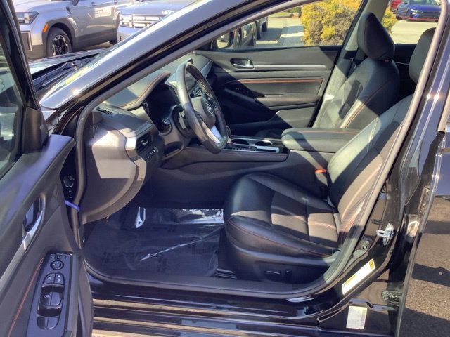 Used 2023 Nissan Altima 2.5 SR FWD image 9