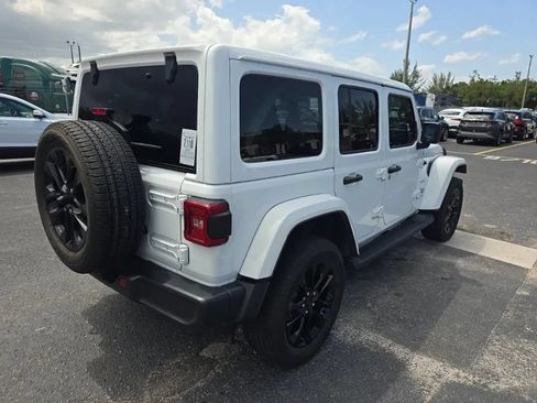 Used 2021 Jeep Wrangler Unlimited Sahara AWD/4WD image 4