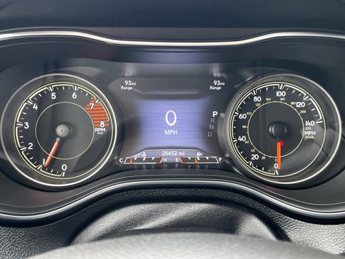 Used 2022 Jeep Cherokee Latitude Lux w/ Mopar Interior Package image 14