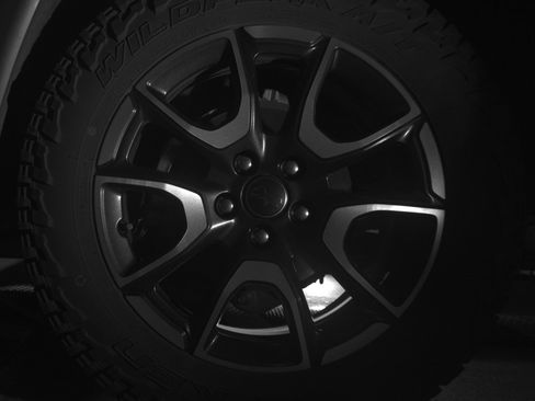Used 2025 Jeep Compass Trailhawk AWD/4WD image 14