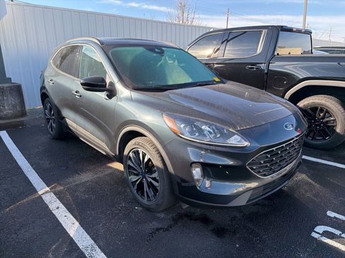 Used 2022 Ford Escape SEL w/ SEL Stealth AWD Package image 3