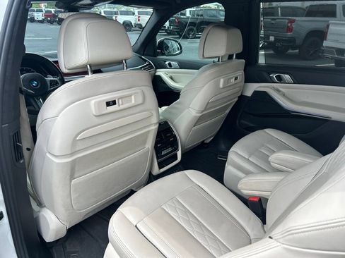 Used 2022 BMW X7 xDrive40i w/ M Sport Package AWD/4WD image 39