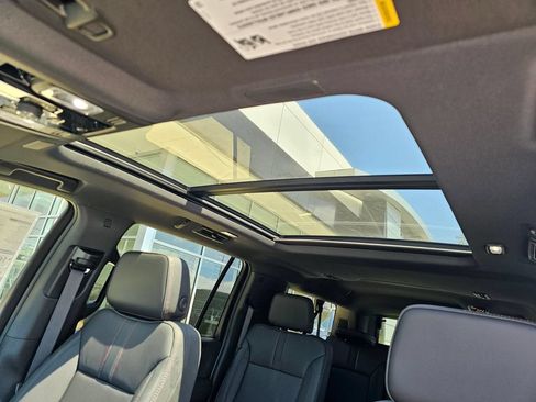 New 2026 Chevrolet Suburban RST w/ Comfort Package AWD/4WD image 24