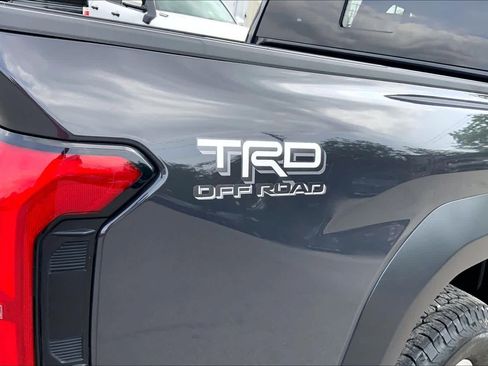 Used 2024 Toyota Tacoma TRD Off-Road w/ TRD Off Road Upgrade Package AWD/4WD image 10