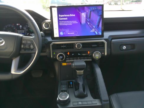 Used 2025 Toyota 4Runner Limited image 32