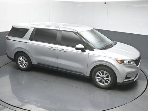 Used 2022 Kia Carnival LX FWD image 37