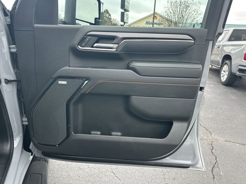 Used 2025 GMC Sierra 2500 AT4 w/ AT4 Premium Plus Package image 15