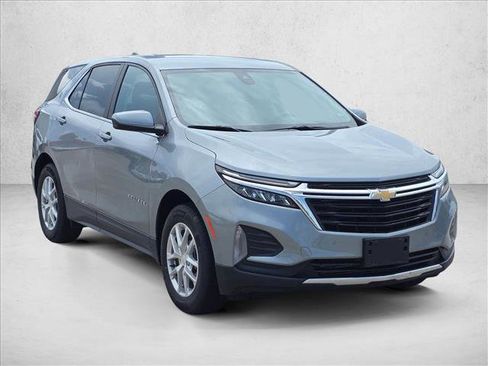 Used 2024 Chevrolet Equinox LT FWD image 3