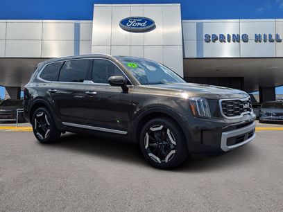 Used 2024 Kia Telluride S w/ S Sunroof Package