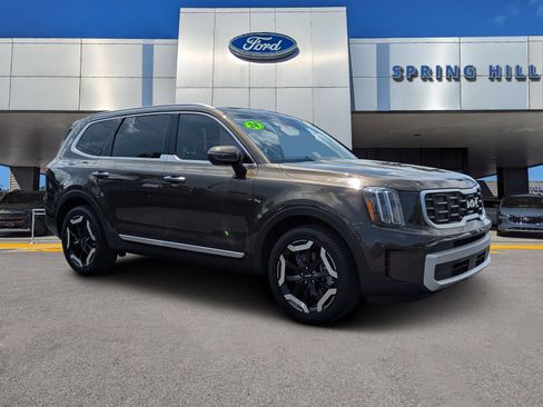 Used 2024 Kia Telluride S w/ S Sunroof Package FWD image 1