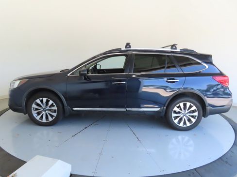 Used 2018 Subaru Outback 3.6R Touring w/ Protection Package #1 AWD/4WD image 7