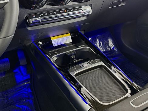New 2025 Mercedes-Benz GLB 250 image 5