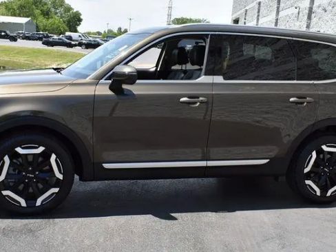 Used 2024 Kia Telluride EX AWD/4WD image 4