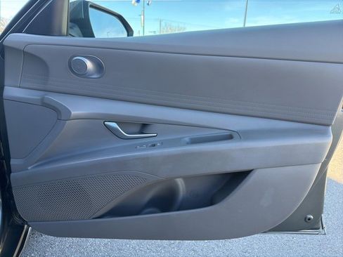 Used 2024 Hyundai Elantra SEL image 10